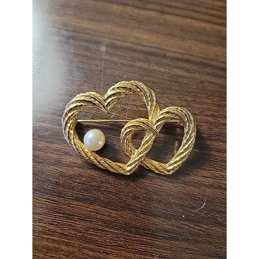 Vtg Open Double Heart With Faux Pearl Brooch Pin Signed AAI Goldtone Textured 2"